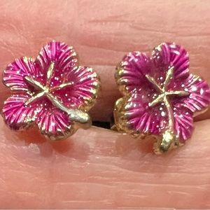 Magenta stud earrings